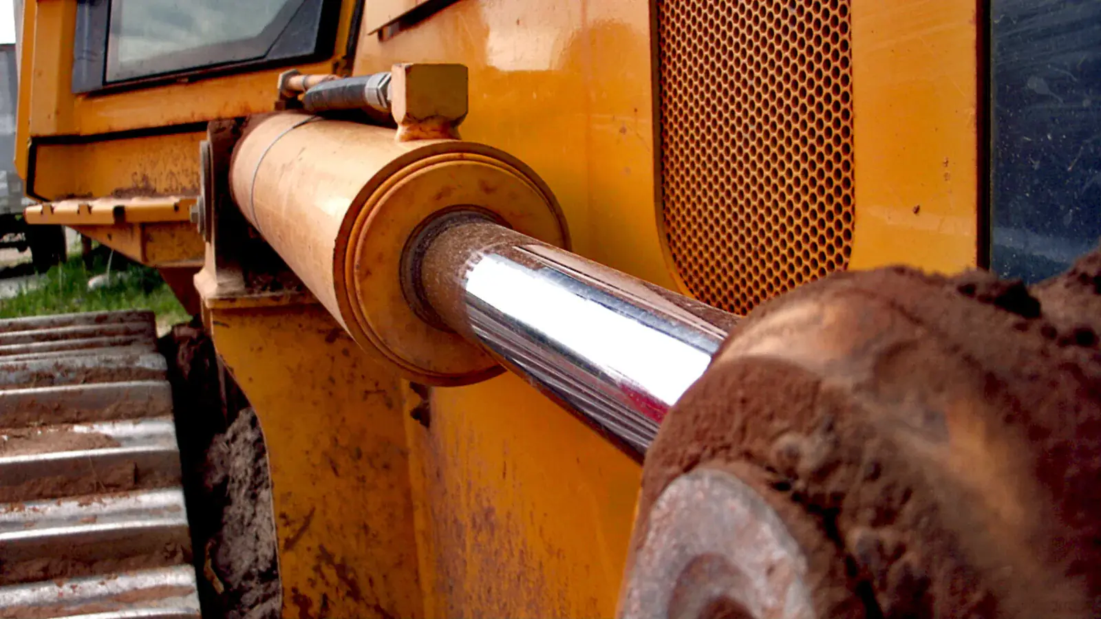 Hydraulic cylinder, ram and component repairs in County Cork